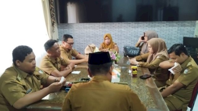 Camat Manggala Rakor Bersama Seluruh Lurah Tekankan Disiplin Jadwal Pembuangan Sampah