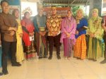 Kelurahan Berua Rayakan HUT Kota Makassar yang Ke-416 dengan Memakai Baju Adat