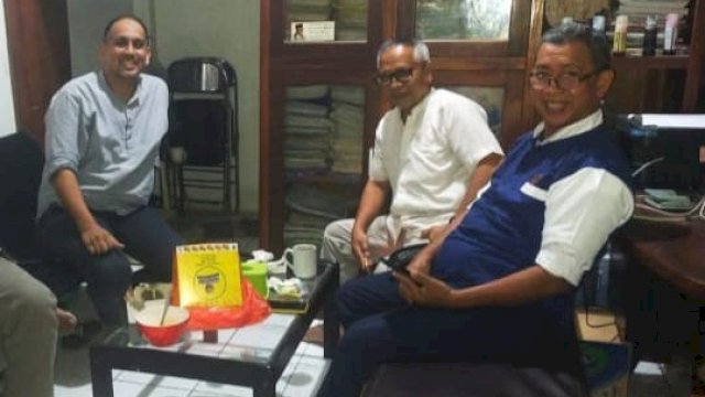 Doktor Mahmud (kiri) bersama Ketua dan pengurus Jarnas. Foto:Ist 
