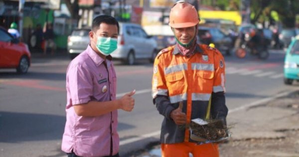 Turun Langsung, Camat Ben Pastikan Wilayah Biringkanaya Bersih