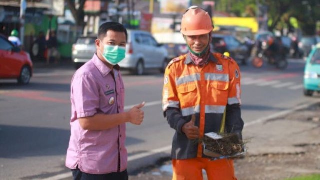 Turun Langsung, Camat Ben Pastikan Wilayah Biringkanaya Bersih