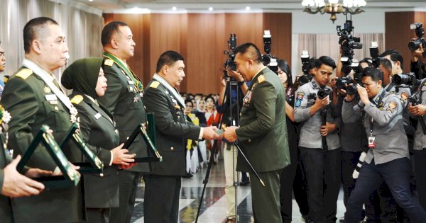 Kasad Wisuda Ratusan Purna Wira Pati TNI AD, Jenderal TNI (Purn) Andika Perkasa Wisudawan Tertua