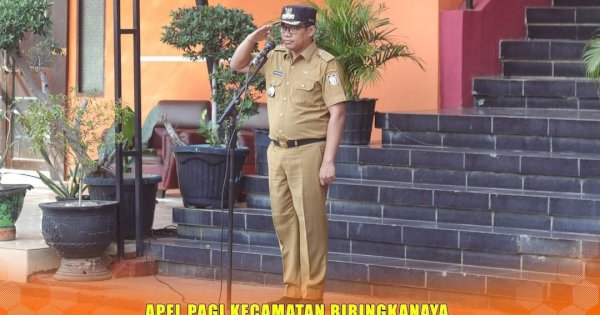 Camat Benyamin Pimpin Apel Pagi di Halaman Kantor Kecamatan Biringkanaya