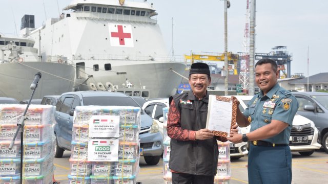 BAZNAS Bersama TNI AL Kirim 50 Ton Bantuan ke Palestina dengan Kapal