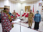 Jadi Bapak Asuh Anak Stunting, Pj Bupati Bone Komit Turunkan Stunting