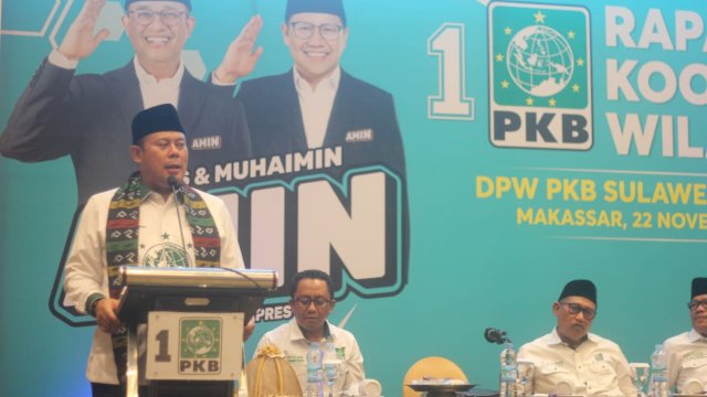 Ketua Fraksi PKB DPR RI, Cucun Ahmad Syamsurijal memberikan sambutan pada Rakorwil PKB Sulsel, Rabu (22/11). 