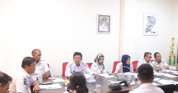 Hujan Disertai Angin Kencang, Camat Biringkanaya Benyamin B Turupadang Ingatkan Warga Tebang Pohon Rapu