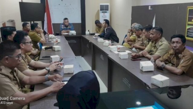 Hermanto Wakili Camat Biringkanaya Hadiri Rapat bersama Satpol PP Sulsel