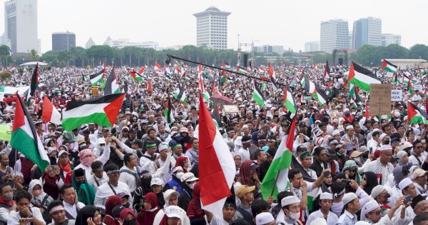 Aksi Bela Palestina Dihadiri Dua Juta Lebih Massa di Monas
