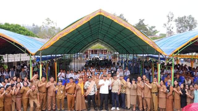 PJ Gubernur Sulsel, Bahtiar Baharuddin hadir sebagai pembicara di SMA Negeri Tana Toraja. Foto: dok