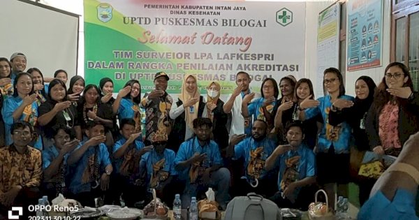 Tingkatkan Mutu Fasilitas Puskesmas di Intan Jaya, LAFKESPRI Kemenkes RI Lakukan Akreditasi