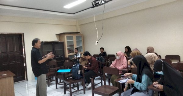 Memaknai Puisi dari Kacamata Rusdin Tompo: Kritis, Kepedulian dan Keberpihakan