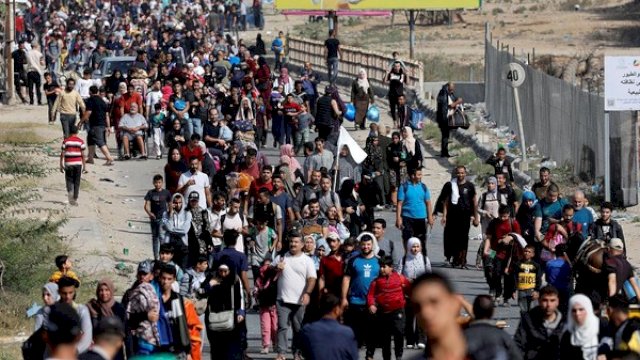 Warga Palestina tinggalkan Gaza menuju Selatan. Foto: ist