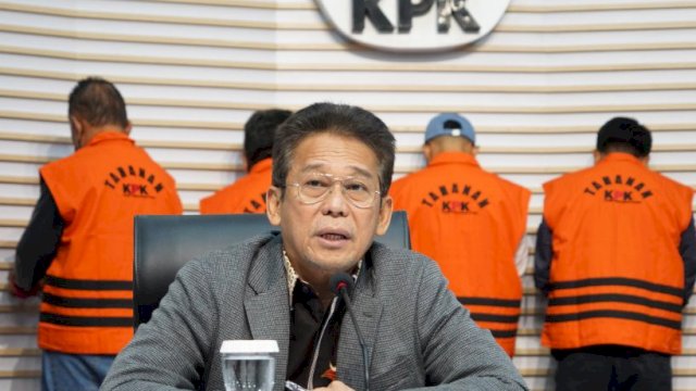 KPK menetapkan lima tersangka dalam kasus dugaan suap proyek pengadaan jalan di Kalimantan Timur. Foto:X@KPK_RI