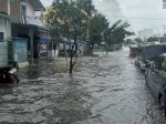 Hujan Turun Jalan Letda Sujono Digenangi Air