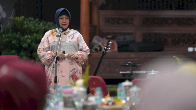 Penasihat DWP Kota Makassar, Indira Yusuf Ismail saat berkunjung ke Kota Batu