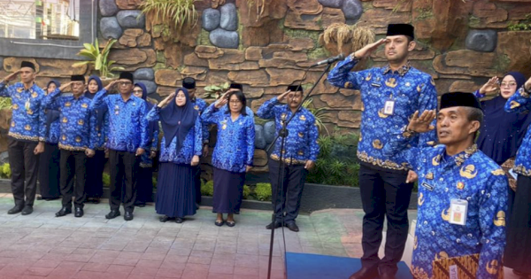 Sekcam Bontoala Pimpin Apel Pagi, Tekankan Pentingnya Disiplin dan Pelayanan