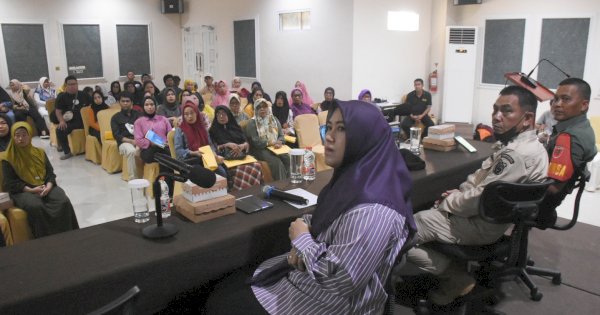 Anggota DPRD Makassar, Fatma Wahyudin Terima Aspirasi Soal Air Bersih dan Bansos Warga Tallo