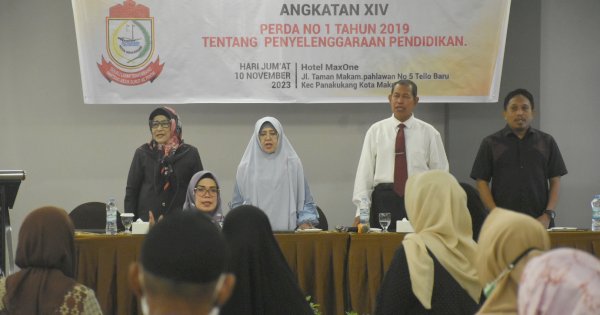 Legislator Apiaty Amin Syam Harapkan Kepada Orang Tua Beri Pendidikan Layak Bagi Anak