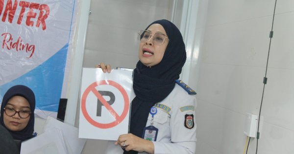 Dukung Program Wali Kota, Dishub Makassar Gunakan Kontainer Sosialisasi ‘Safety Riding’