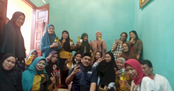 Antusias Warga Memberi Dukungan Ke Caleg Provinsi Partai NasDem Dr. Mahmud
