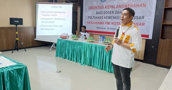 Deng Ical Beri Kuliah Umum di Poltekkes Makassar Soal Kebencanaan