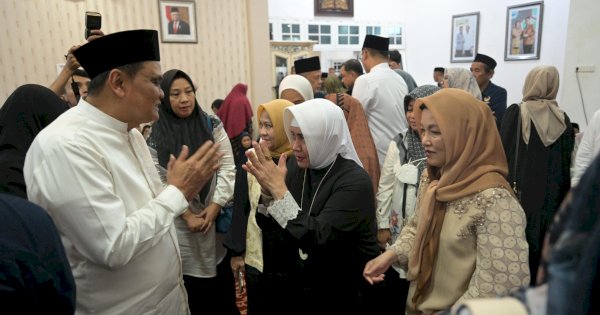 Indira Jusuf Melayat di Kediaman Istri Bupati Barru