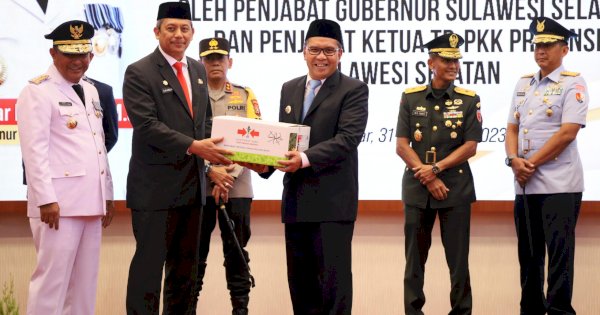Makassar Terima Bantuan Bibit Cabai Disela Pelantikan Dua Pj Bupati oleh Pemprov