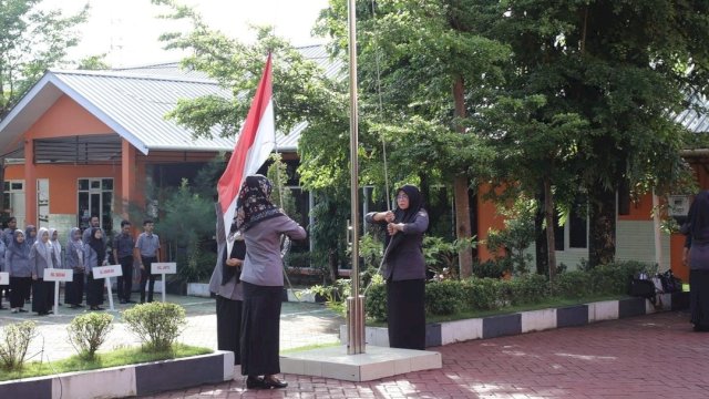 Kecamatan Biringkanaya Gelar Upacara Pengibaran Bendera