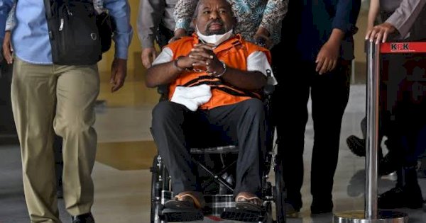 Menilik Kembali Sejumlah ‘Drama’ Lukas Enembe dan KPK