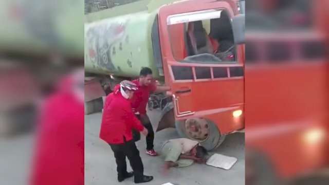 Aksi penganiayaan ajudan Bupati Kutai Barat viral ||Foto:tangkap layar 