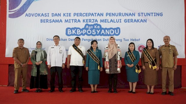 BKB Pintu Masuk Penanganan Stunting, Bupati Tana Toraja & Toraja Utara Dikukuhkan Sebagai Duta Orang Tua Hebat