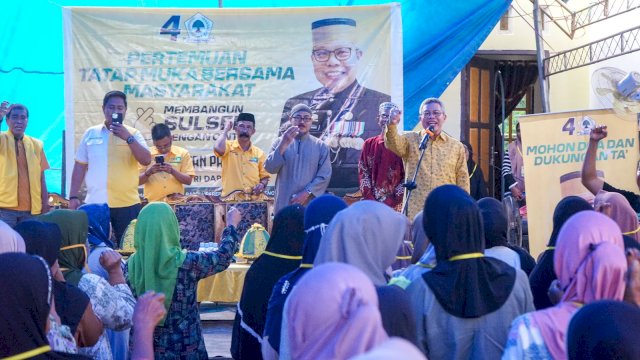 Ketua Golkar Sulsel, Taufan Pawe saat berkunjung ke Kabupaten Barru. Foto: dok