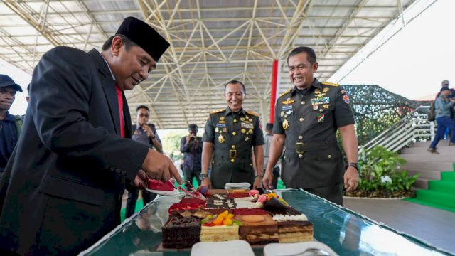 PJ Gubernur Sulsel Bahtiar Baharuddin hadiri peringatan Hari Juang TNI AD. Foto: dok