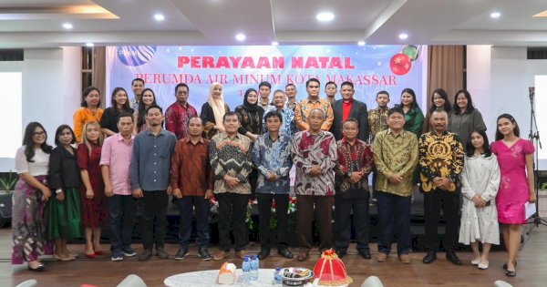 Gelar Perayaan Natal, Staf Ahli Puji Solidaritas dan Kebersamaan Pegawai PDAM Kota Makassar