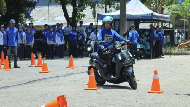 Dishub Makassar Gandeng Suraco Yamaha Gelar Safety Riding