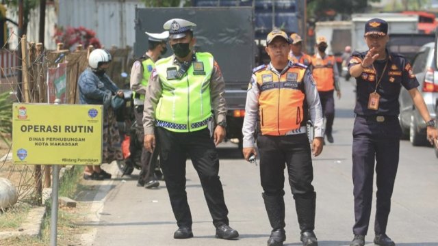 Dishub Makassar Kembali Gelar Giat 94 di Ir Sutami, Tilang Truk Overload