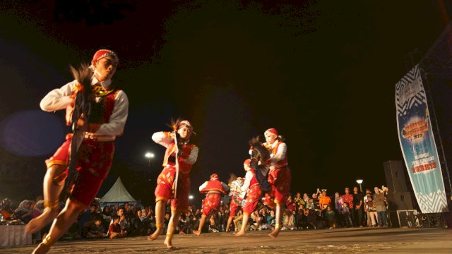 Dispar Makassar dan Bayolali Kolaborasi Gelar Festival Seni Pertunjukan 2023 di Pantai Losari