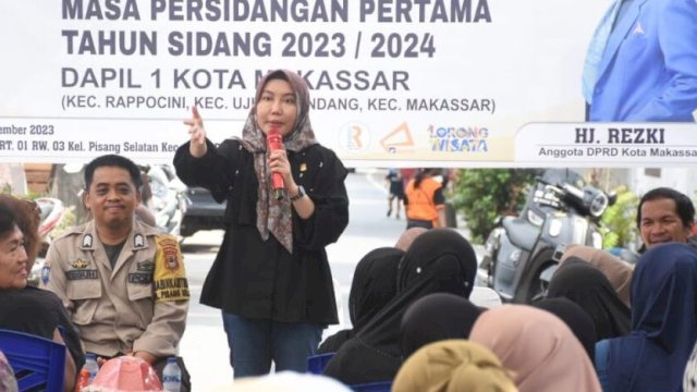 Reses di Ujung Pandang, Hj Rezki Akan Perjuangkan Izin UMKM dan Perbaikan Drainase