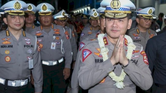 Upacara Farewell Parade perpisahan Kakorlantas Polri Irjen Pol Firman Shantyabudi yang memasuki masa pensiun. Foto:instagram@ntmc_polri