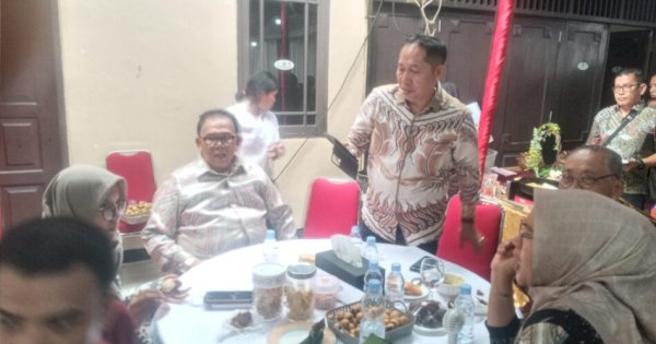 Tahun Baru, Ketua DPRD Sumut Open House, Tamu Berdatangan