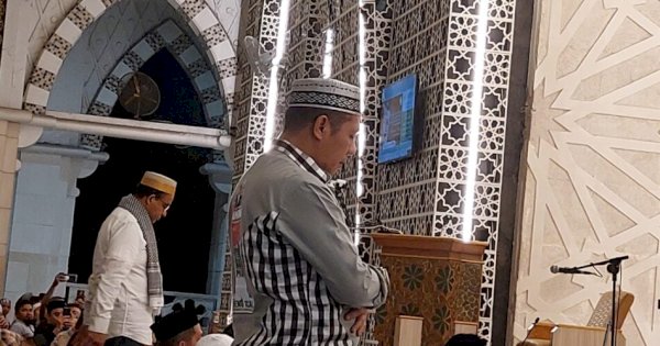 Anies Shalat Isya di Masjid Raya, Caleg DPR RI ‘Deng Ical’ Sejak Magrib Sudah Tiba