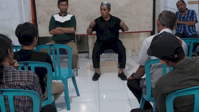 Syamsu Rizal 'Deng Ical' silaturahmi dengan warga Selayar di Baruga Sombere, Rabu (23/1). 