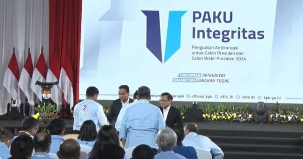 Momen Anies Hampiri Prabowo untuk Salaman di Acara KPK