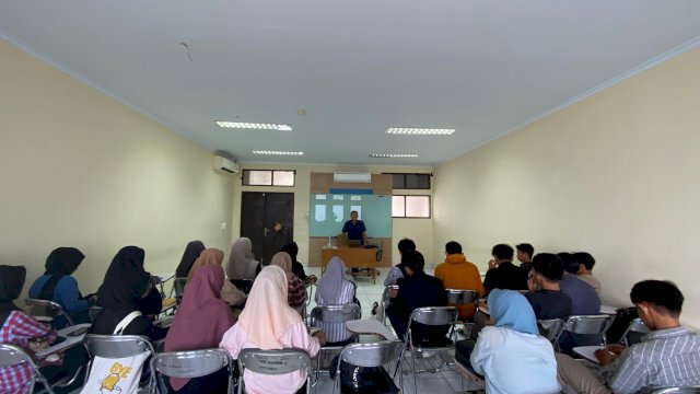 Beri Pemahaman Terkait Media, Ketua AMSI Sulsel Beri Bekal Mahasiswa KPI UIN