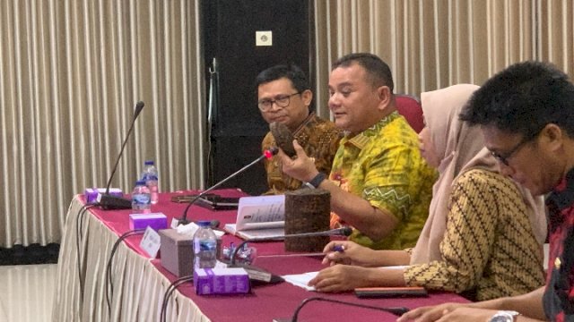 Pj Bupati Sinjai Pamer Cerutu Hasil Pemberdayaan Ekonomi Kerakyatan ke Itjen Kemendagri