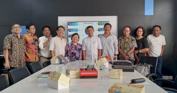 Hebat, Sukses Bahas Sistem Kehumasan di Kampus, WD 3 Sastra UMI Ini Dapat Gelar Doktor Dari Kampus UGM