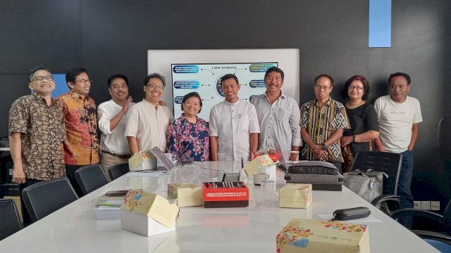 Hebat, Sukses Bahas Sistem Kehumasan di Kampus, WD 3 Sastra UMI Ini Dapat Gelar Doktor Dari Kampus UGM