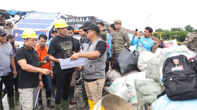 Jelang Penilaian Adipura, Jajaran Pemkot Makassar Kerja Bakti di TPA Tamangapa