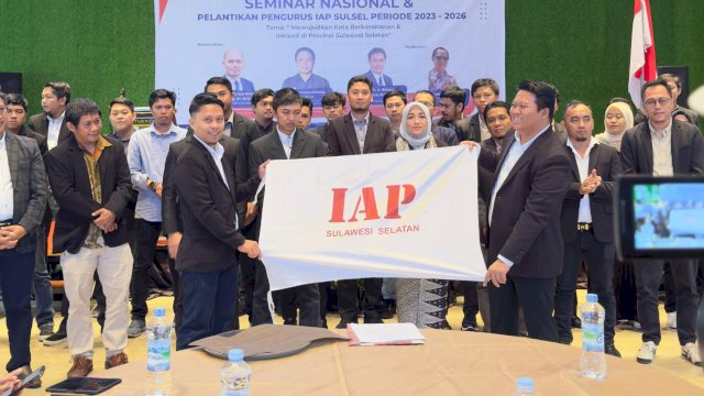 Dirangkaikan Seminar Nasional, IAP Sulsel Gelar Pengukuhan Pengurus Baru